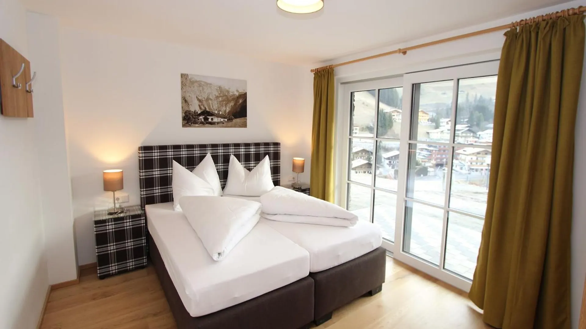 Modern Chalet with Sauna near Ski Area in Salzburg Saalbach-Hinterglemm Österreich